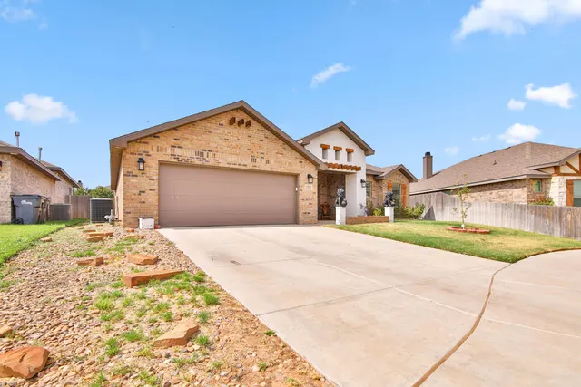 Photo 3 — 2704 Viola Avenue, Lubbock, TX 79407