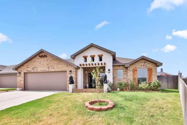 Photo 2 — 2704 Viola Avenue, Lubbock, TX 79407