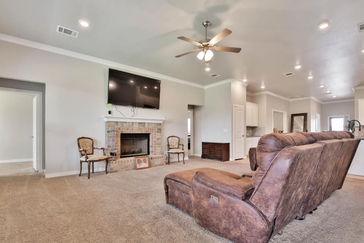 Photo 10 — 2704 Viola Avenue, Lubbock, TX 79407