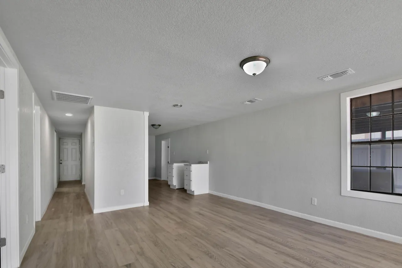 Photo 4 — 312 N Avenue R, Lubbock, TX 79415