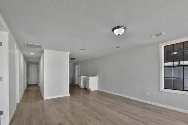 Photo 4 — 312 N Avenue R, Lubbock, TX 79415