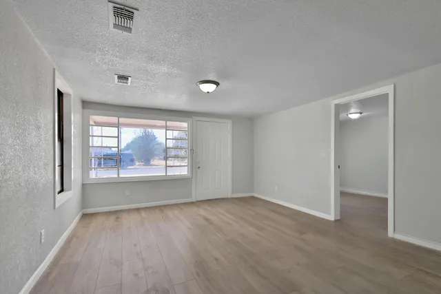 Photo 5 — 312 N Avenue R, Lubbock, TX 79415