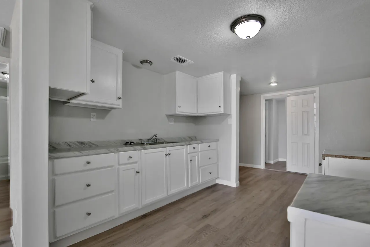 Photo 7 — 312 N Avenue R, Lubbock, TX 79415