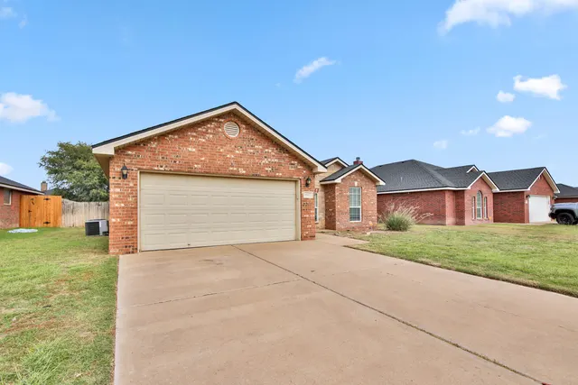 Photo 3 — 6932 35th Street, Lubbock, TX 79407