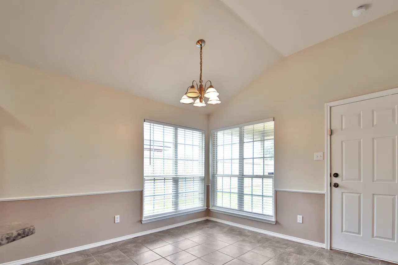 Photo 9 — 6932 35th Street, Lubbock, TX 79407