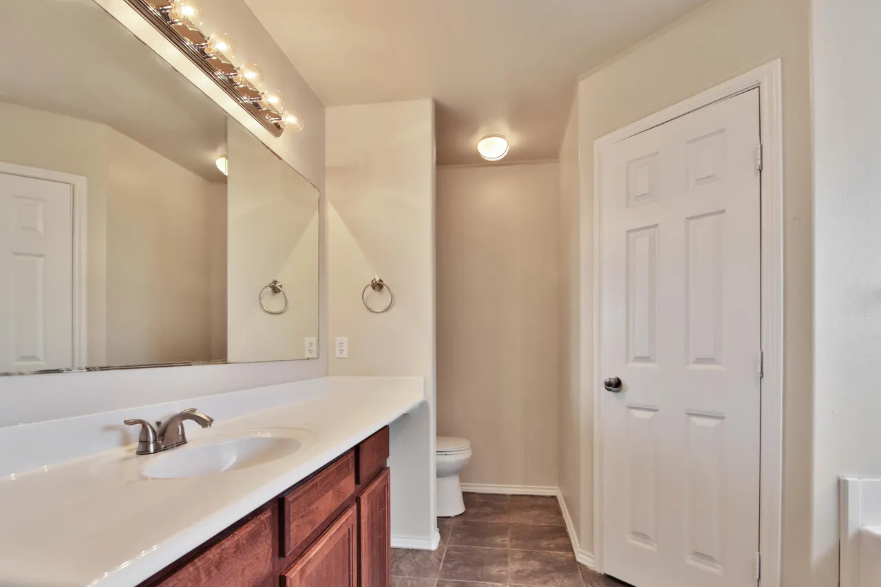 Photo 11 — 6932 35th Street, Lubbock, TX 79407