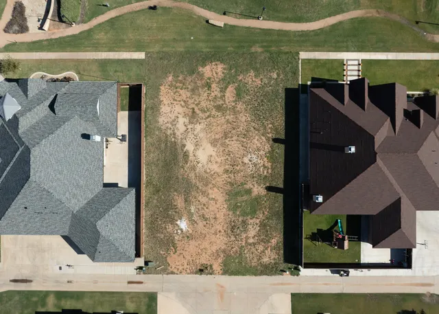 Photo 5 — 8901 La Salle Rear Avenue, Lubbock, TX 79424