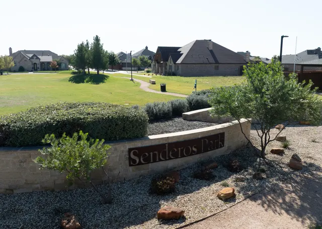 Photo 8 — 8901 La Salle Rear Avenue, Lubbock, TX 79424