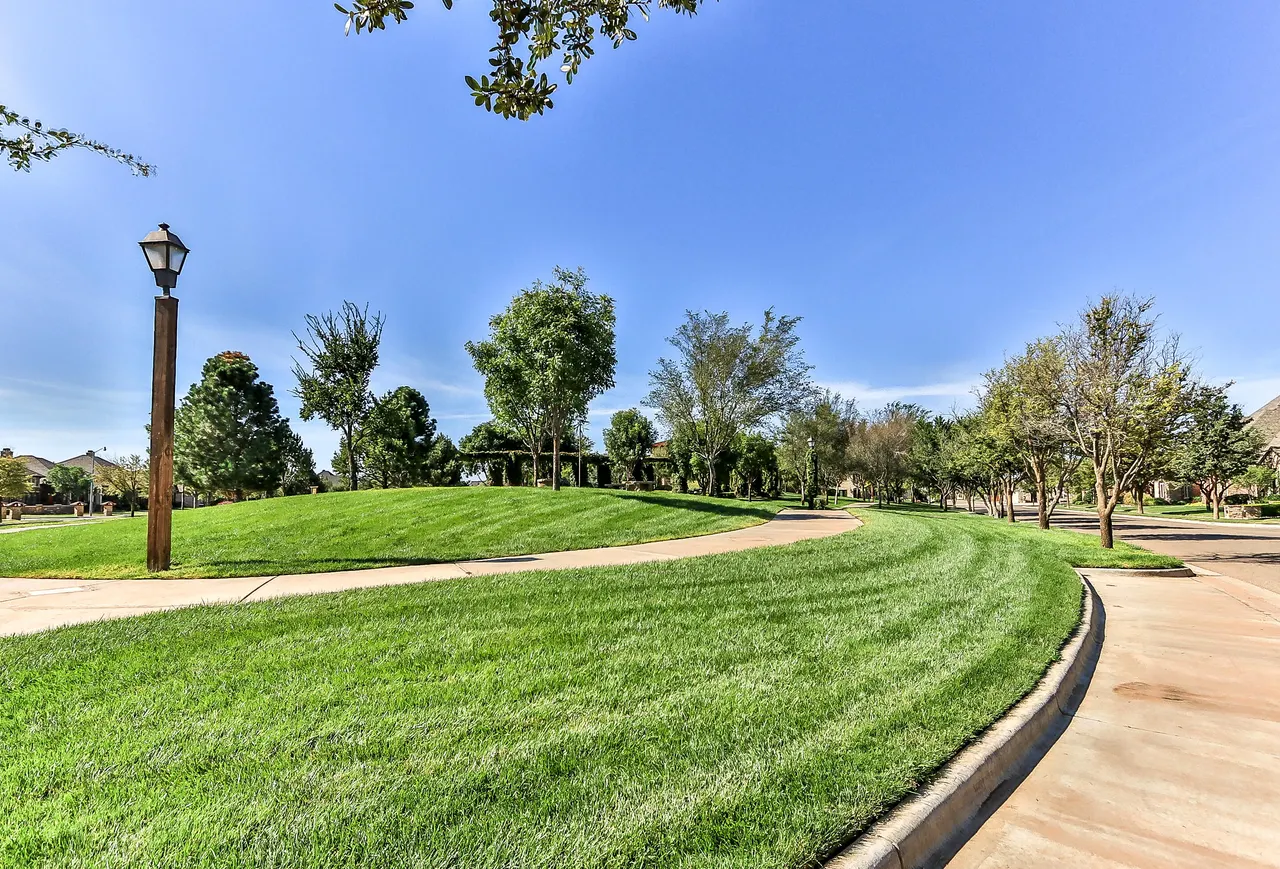 Photo 12 — 8901 La Salle Rear Avenue, Lubbock, TX 79424