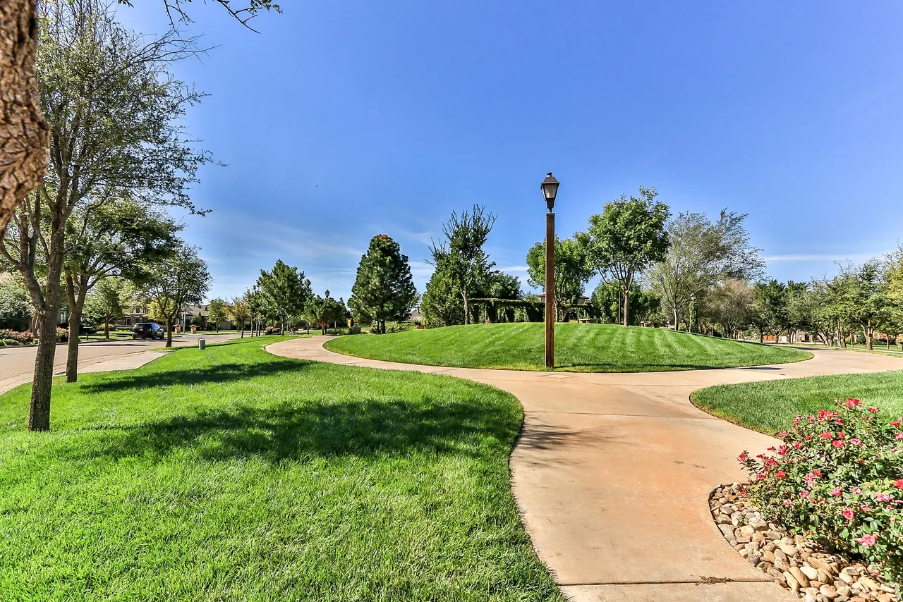Photo 13 — 8901 La Salle Rear Avenue, Lubbock, TX 79424