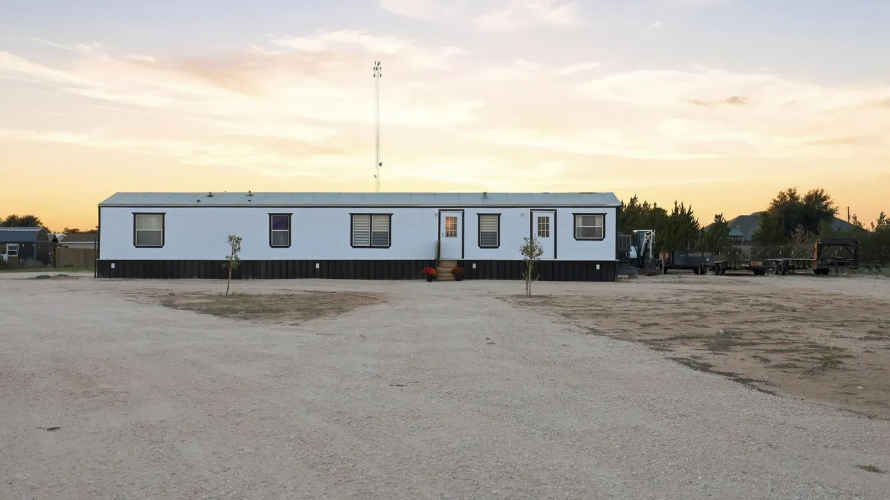 Photo 11 — 131 PR 209 A3, Seminole, TX 79360
