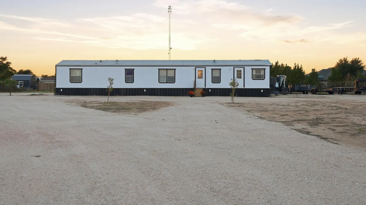 Photo 12 — 131 PR 209 A3, Seminole, TX 79360