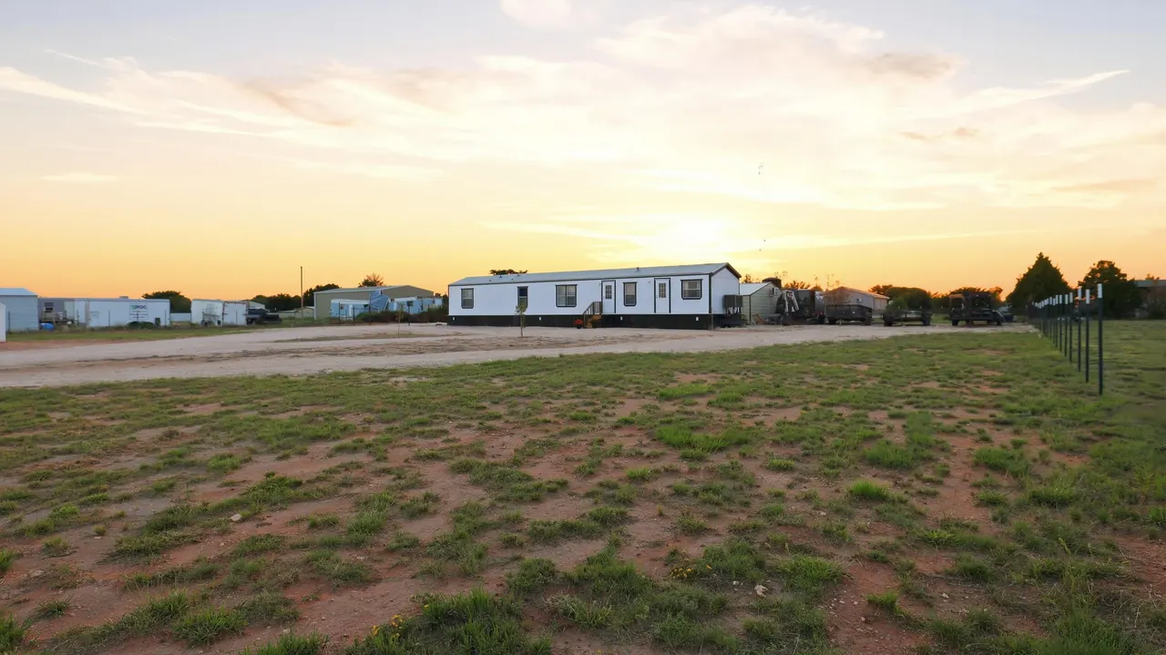 Photo 13 — 131 PR 209 A3, Seminole, TX 79360
