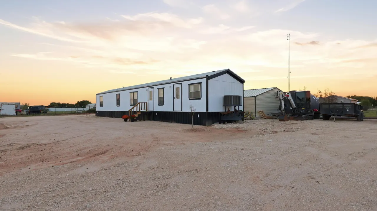 Photo 73 — 131 PR 209 A3, Seminole, TX 79360