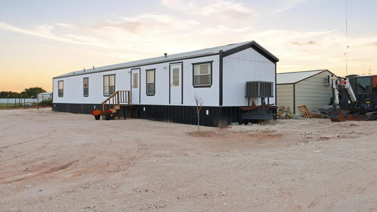 Photo 74 — 131 PR 209 A3, Seminole, TX 79360