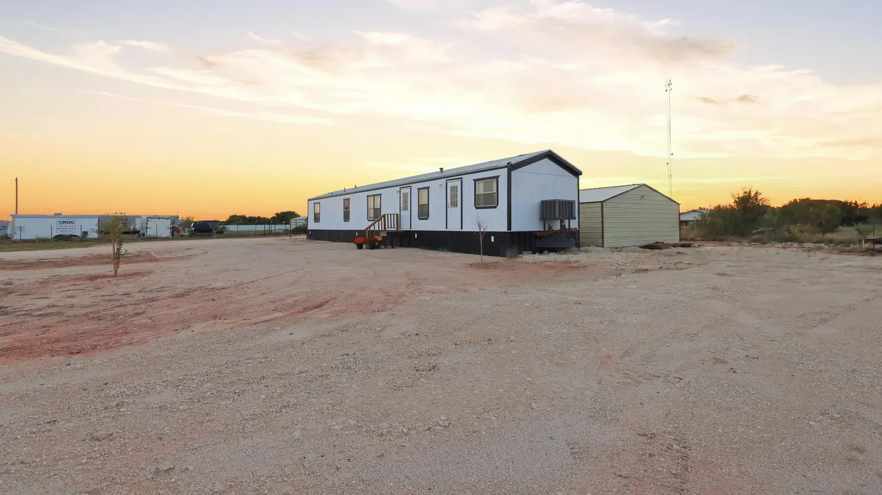 Photo 75 — 131 PR 209 A3, Seminole, TX 79360