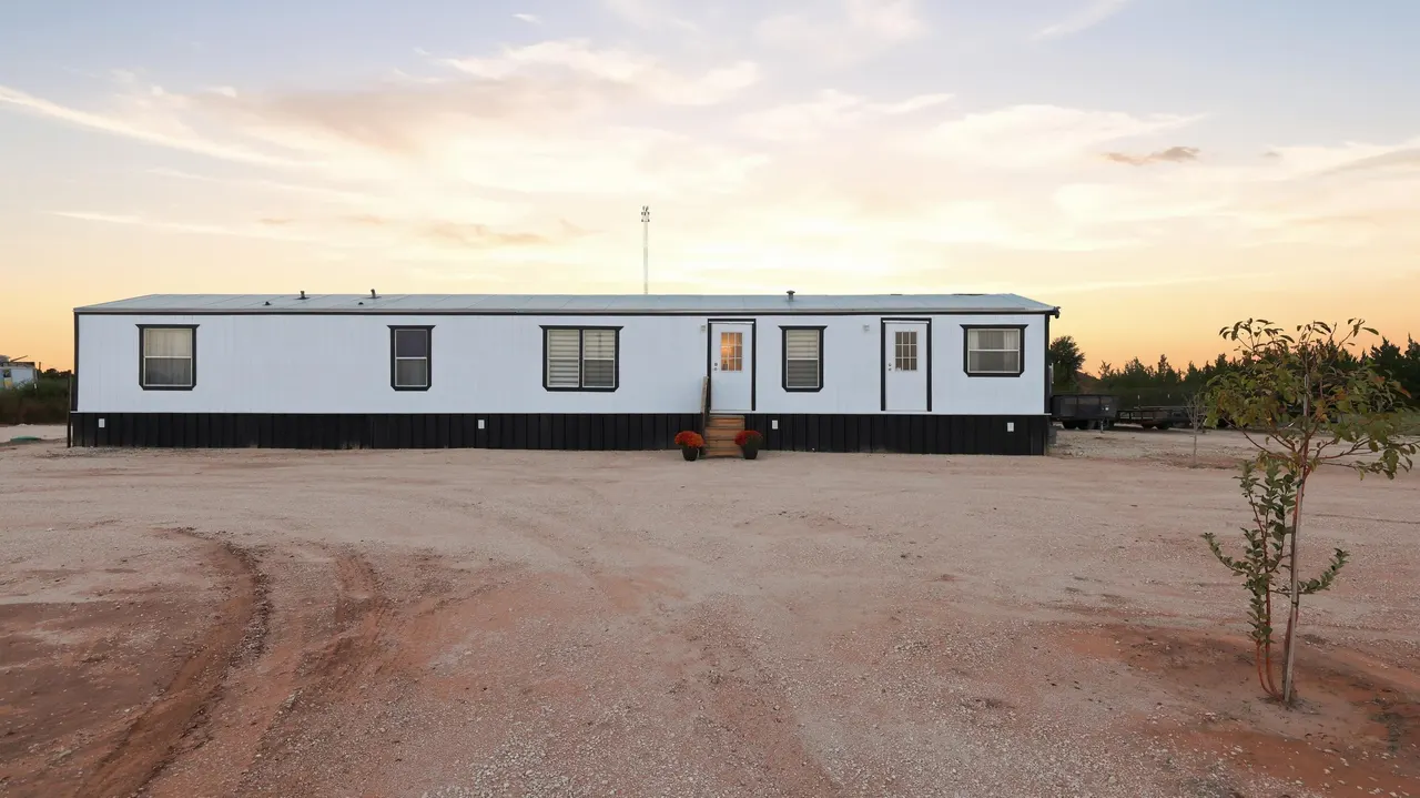 Photo 15 — 131 PR 209 A3, Seminole, TX 79360
