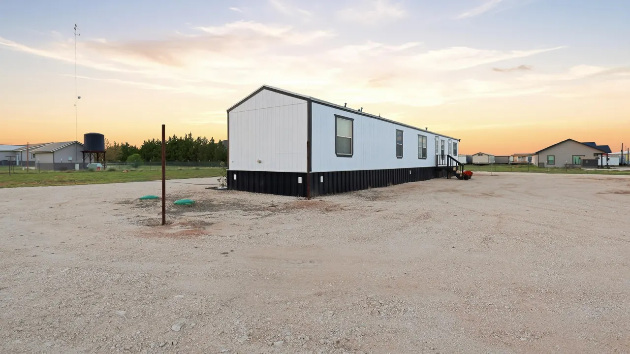 Photo 16 — 131 PR 209 A3, Seminole, TX 79360