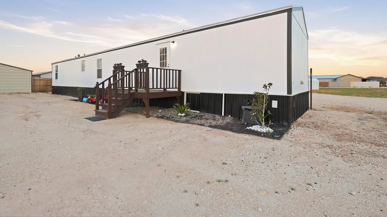 Photo 6 — 131 PR 209 A3, Seminole, TX 79360