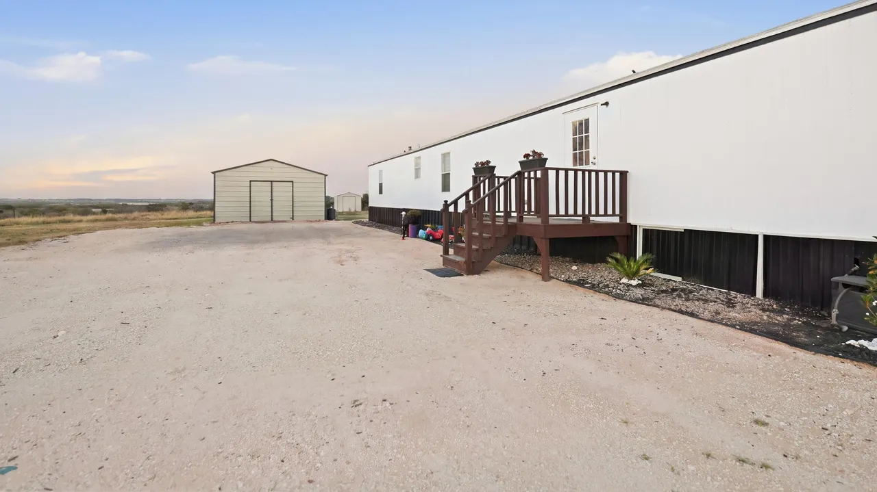 Photo 2 — 131 PR 209 A3, Seminole, TX 79360