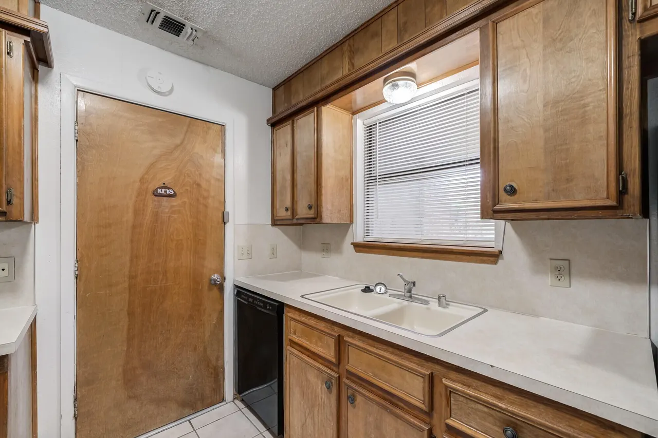Photo 5 — 1317 80th Street A, Lubbock, TX 79423