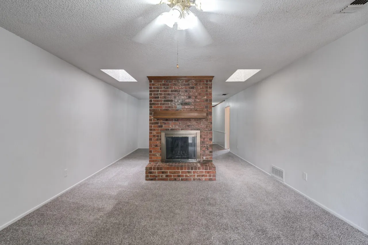Photo 11 — 1317 80th Street A, Lubbock, TX 79423
