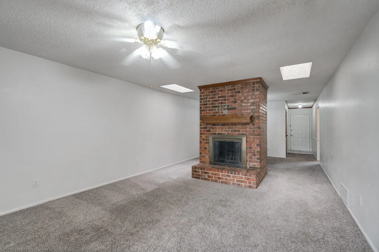 Photo 10 — 1317 80th Street A, Lubbock, TX 79423