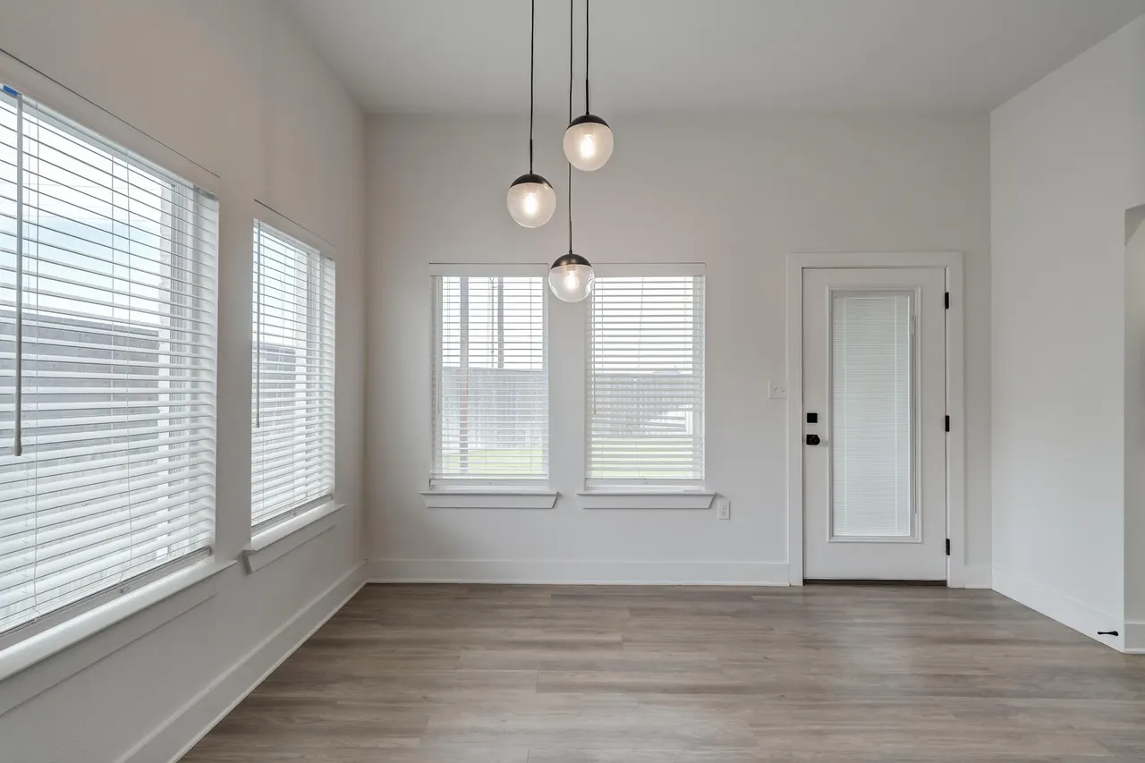 Photo 11 — 909 N Grover Avenue, Lubbock, TX 79416