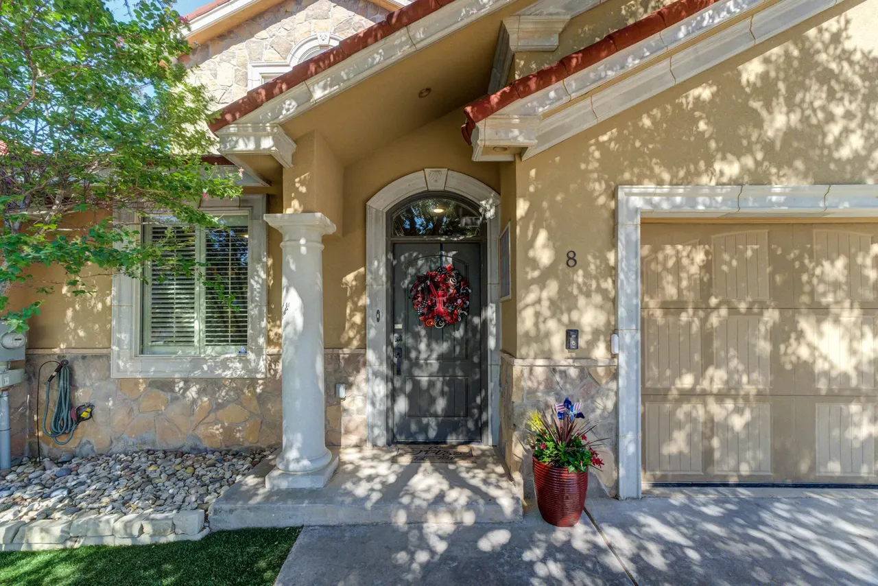 Photo 3 — 8 Tuscan Villas Circle, Lubbock, TX 79423