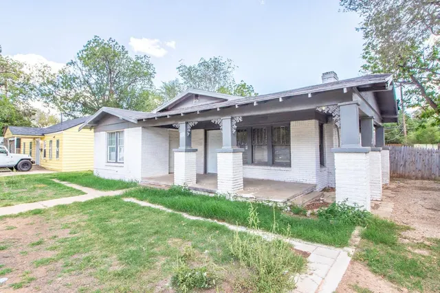 Photo 2 — 1911 22nd Street, Lubbock, TX 79411