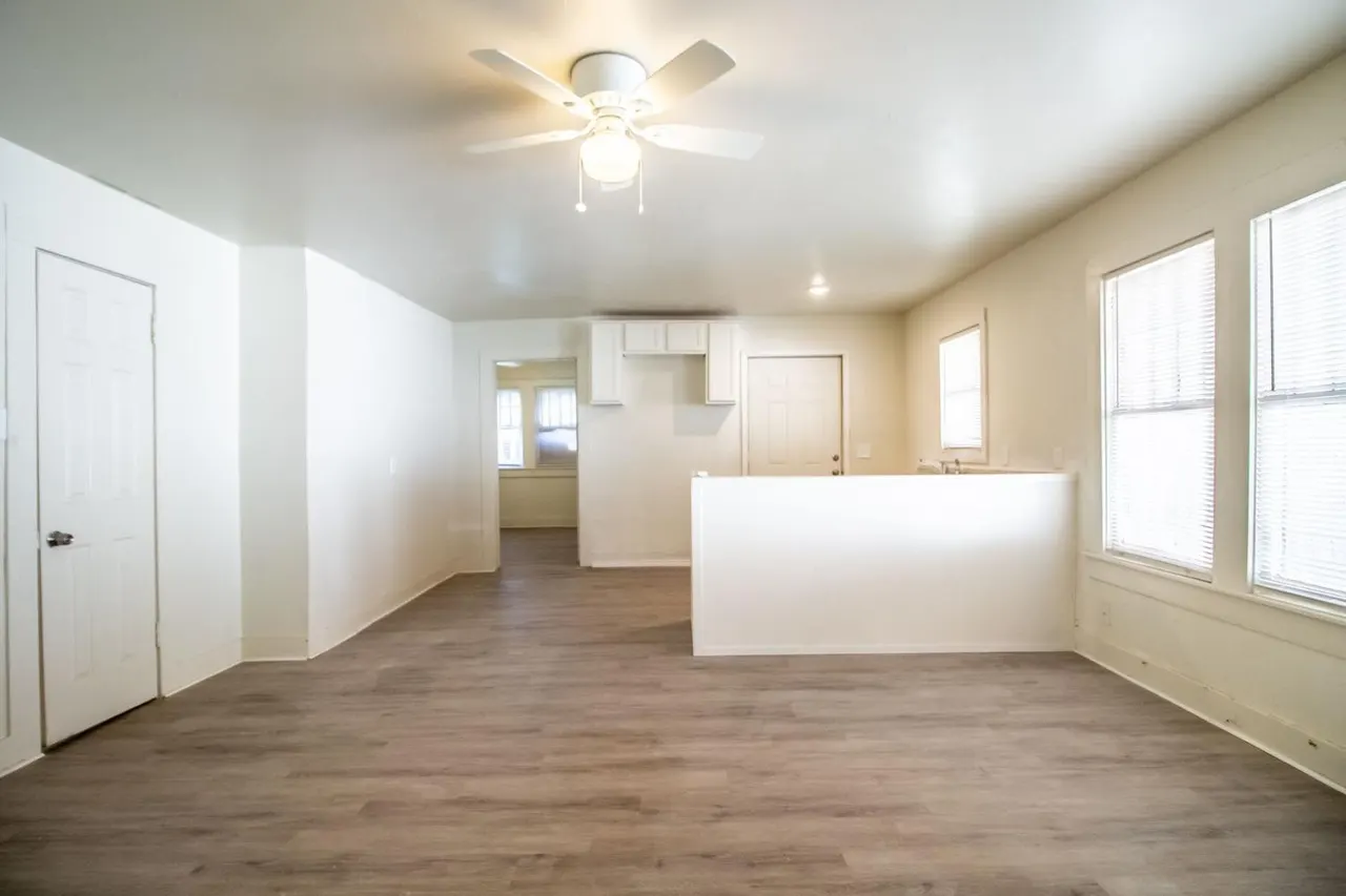 Photo 5 — 1911 22nd Street, Lubbock, TX 79411