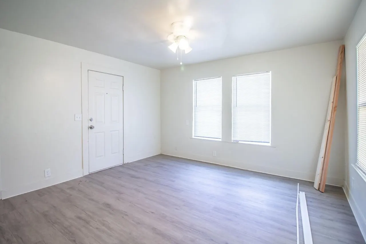 Photo 10 — 1911 22nd Street, Lubbock, TX 79411