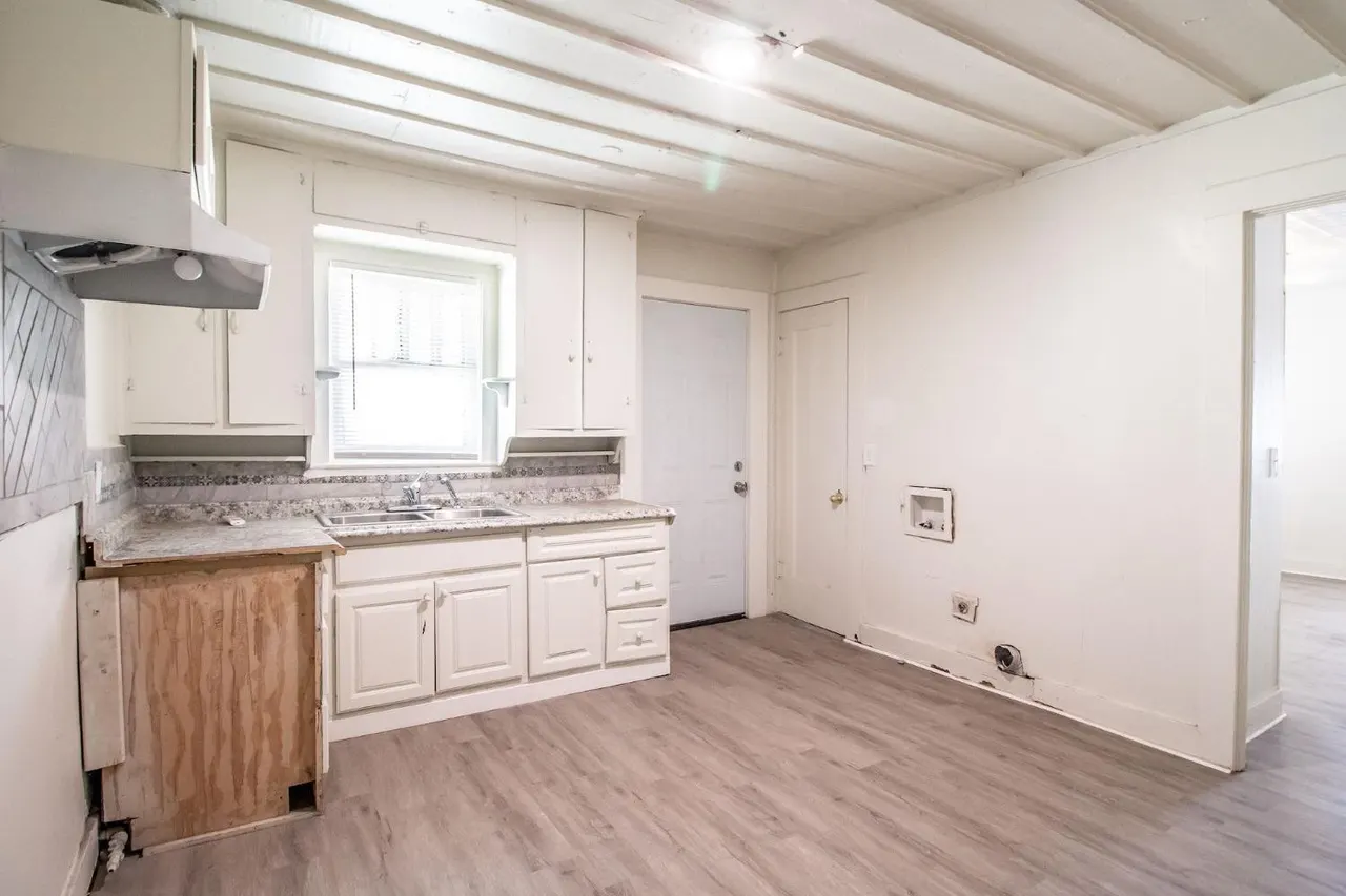 Photo 11 — 1911 22nd Street, Lubbock, TX 79411