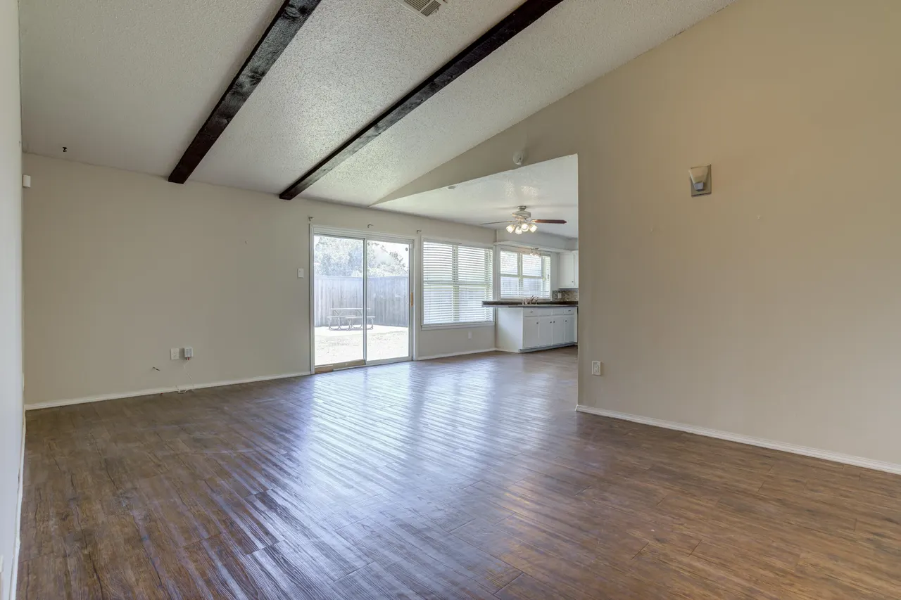 Photo 11 — 5427 34th Street, Lubbock, TX 79407