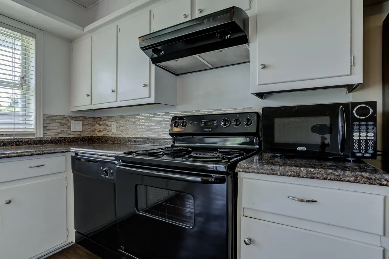 Photo 17 — 5427 34th Street, Lubbock, TX 79407