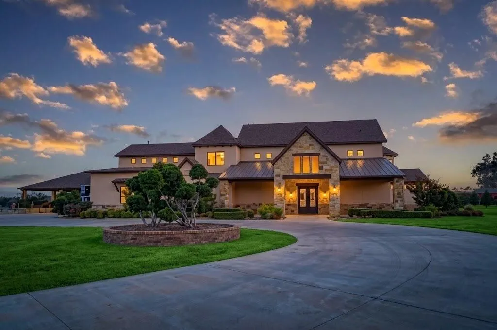 Photo 2 — 8009 F M 2641, Shallowater, TX 79363