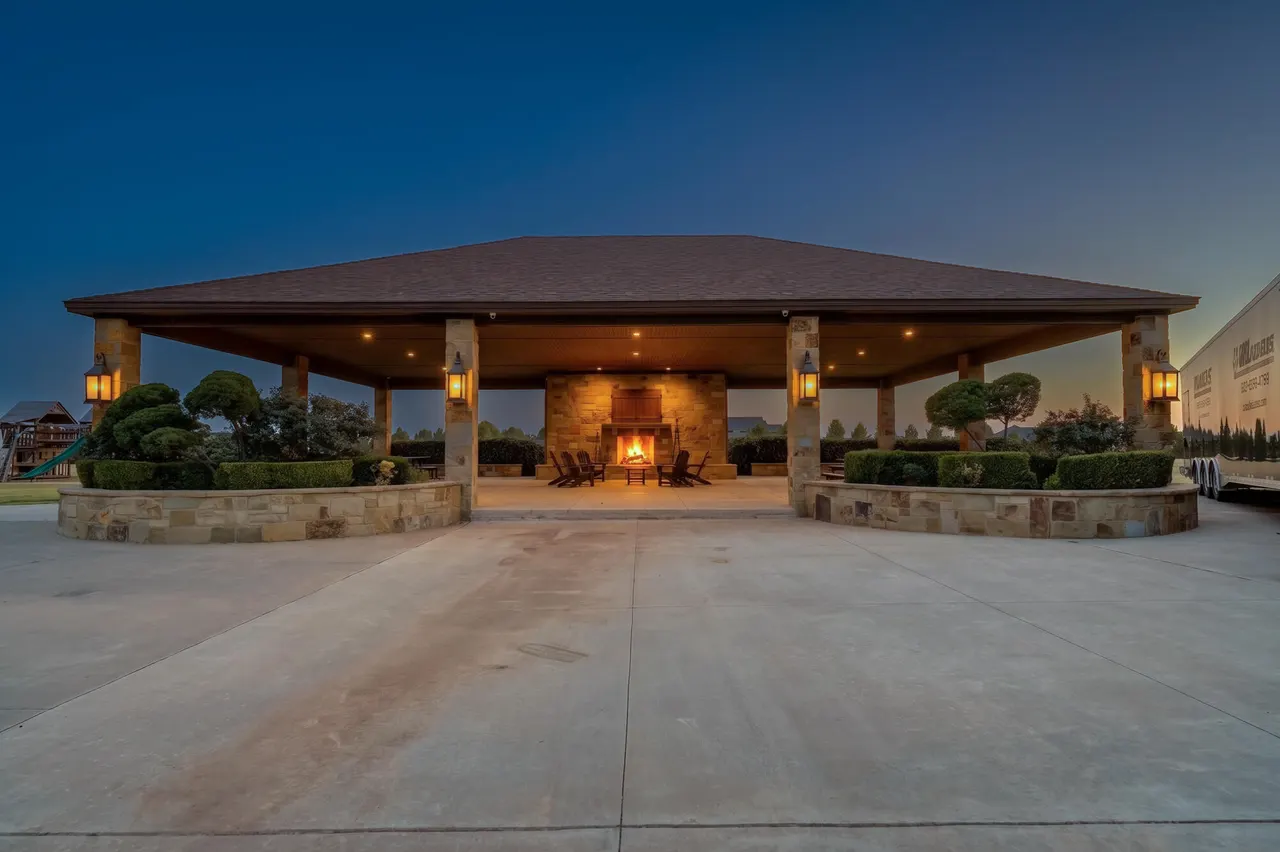 Photo 7 — 8009 F M 2641, Shallowater, TX 79363