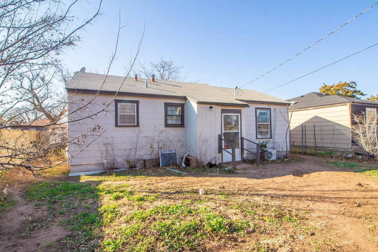 Photo 11 — 3707 Avenue S, Lubbock, TX 79412