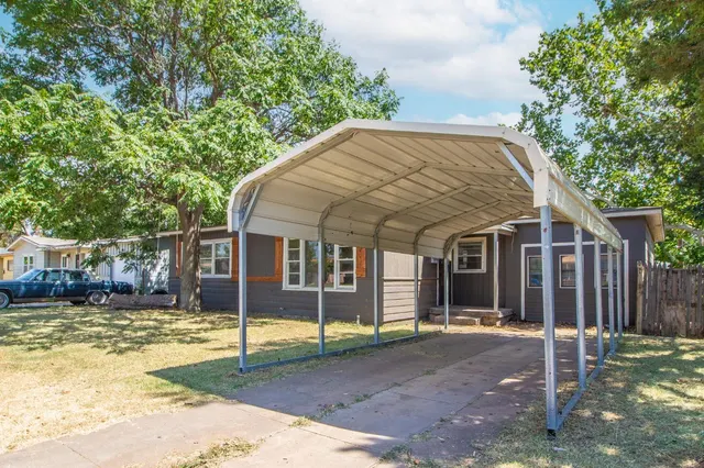 Photo 3 — 2011 45th Street, Lubbock, TX 79412