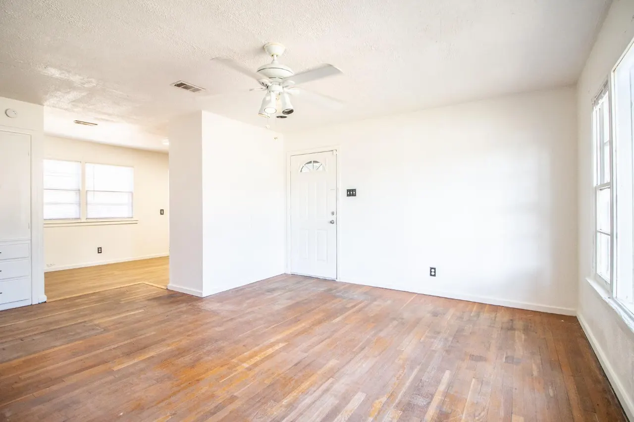 Photo 5 — 2011 45th Street, Lubbock, TX 79412