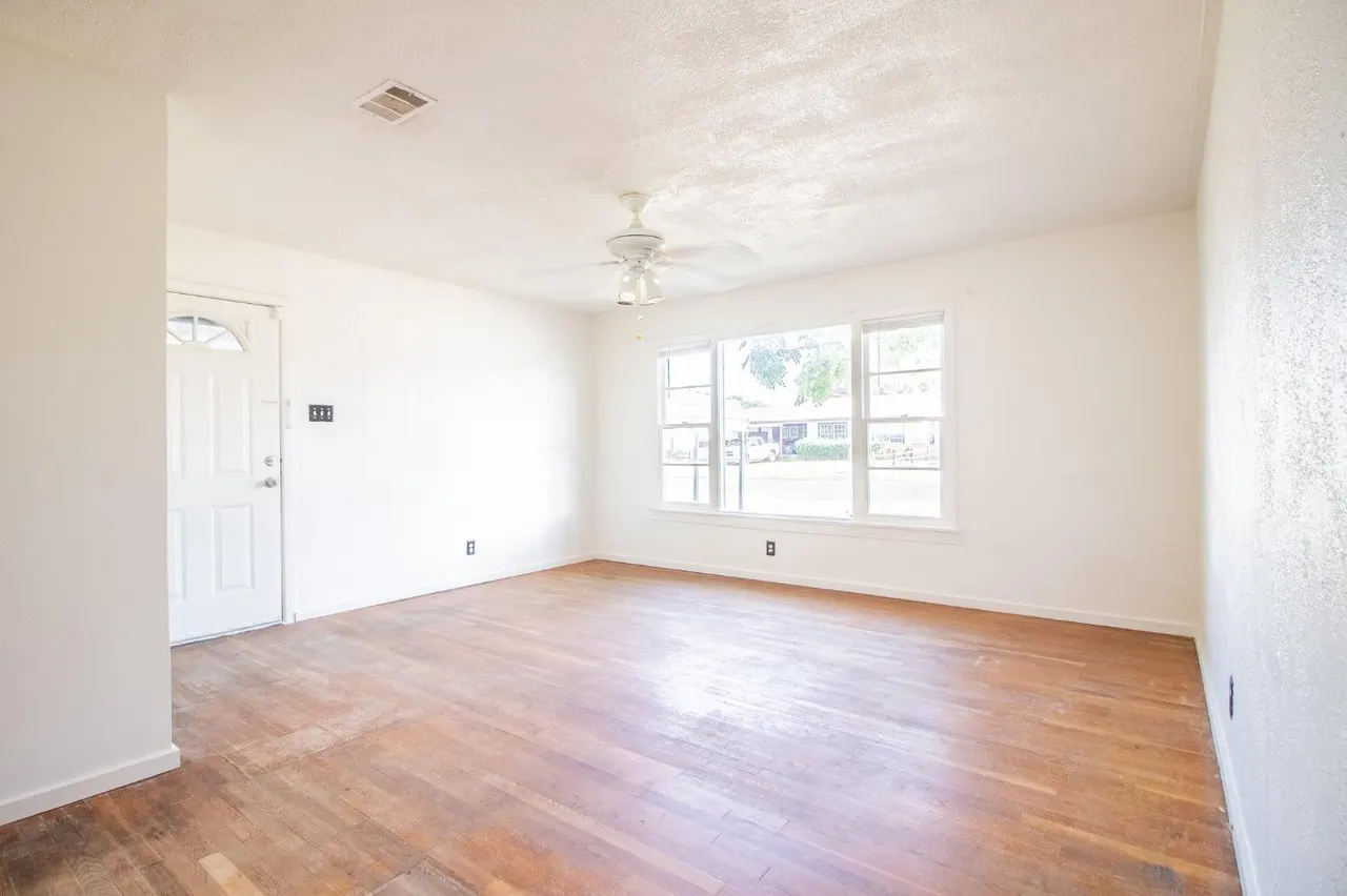 Photo 6 — 2011 45th Street, Lubbock, TX 79412