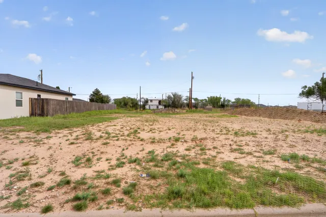 Photo 2 — 2209 Urbana Avenue, Lubbock, TX 79407