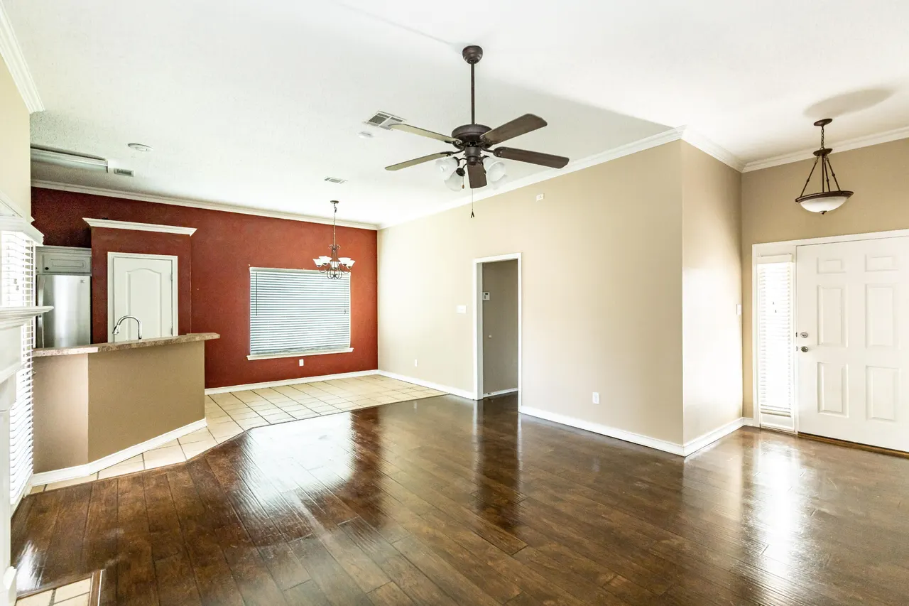 Photo 6 — 9706 Avenue W, Lubbock, TX 79423