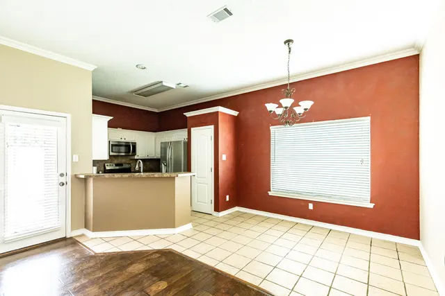 Photo 7 — 9706 Avenue W, Lubbock, TX 79423
