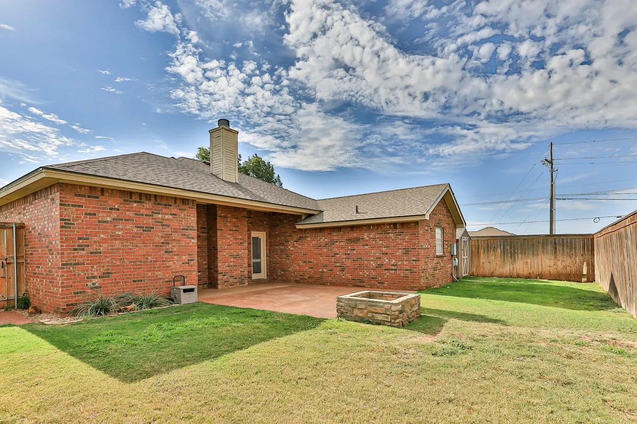 Photo 16 — 9706 Avenue W, Lubbock, TX 79423