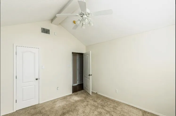 Photo 10 — 9706 Avenue W, Lubbock, TX 79423