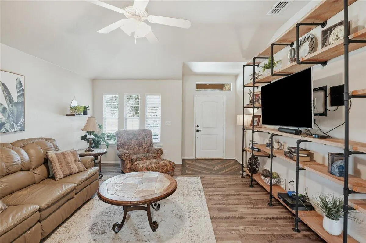 Photo 5 — 10610 Chicago Avenue, Lubbock, TX 79424