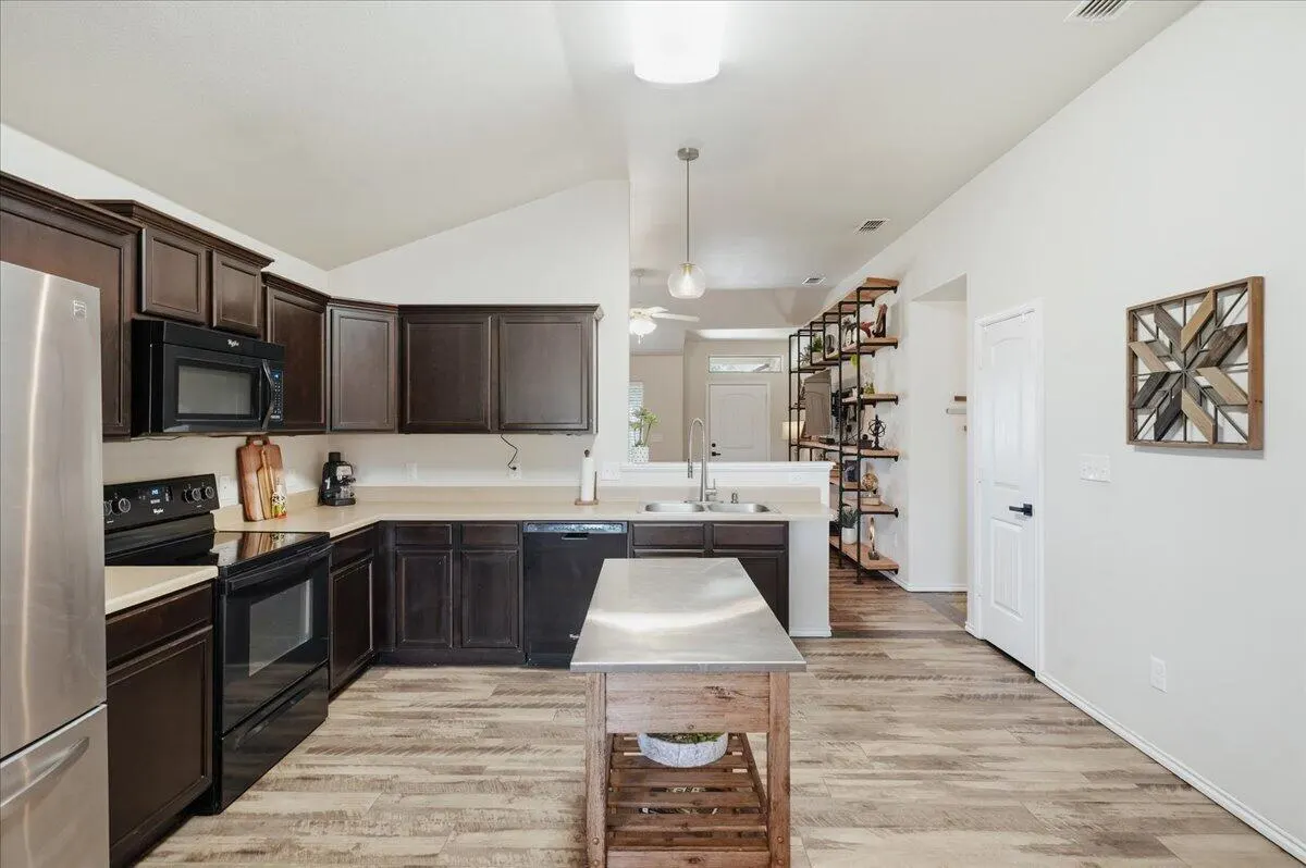 Photo 11 — 10610 Chicago Avenue, Lubbock, TX 79424