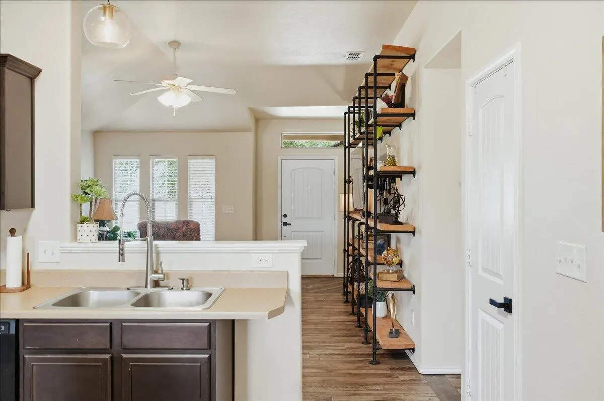 Photo 12 — 10610 Chicago Avenue, Lubbock, TX 79424