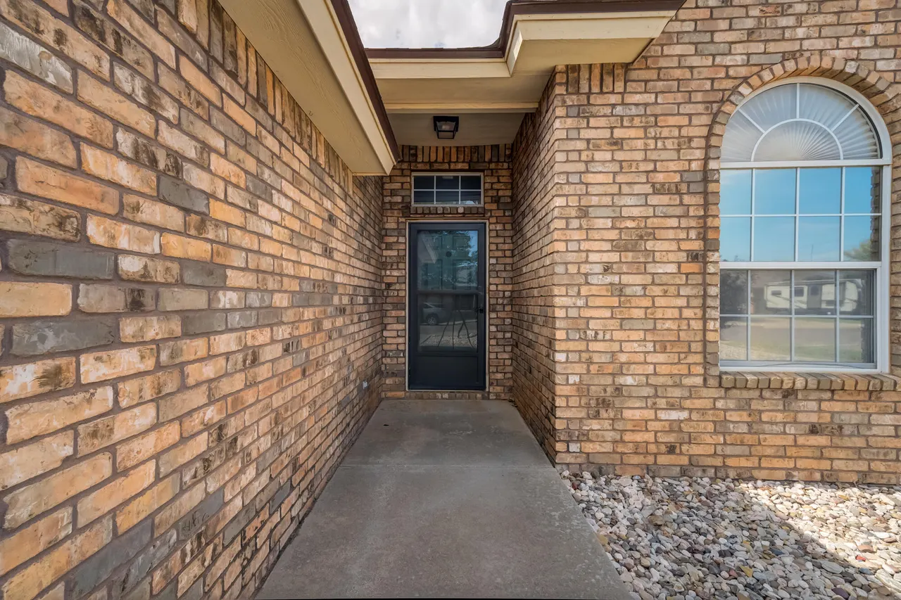 Photo 3 — 408 Kewanee Avenue, Lubbock, TX 79416
